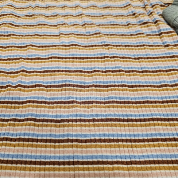 Bundle of American Eagle tank tops - Picture 3 of 5